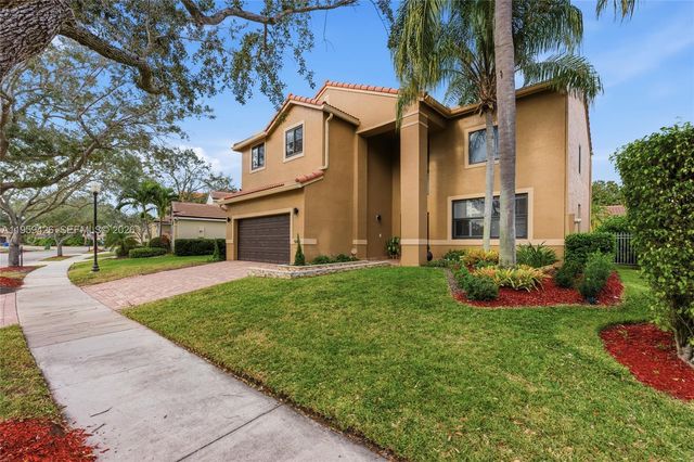 500 Cambridge Dr, Weston, FL 33326