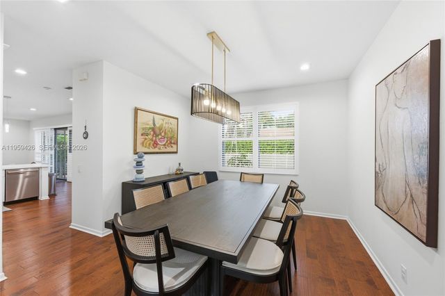 500 Cambridge Dr, Weston, FL 33326