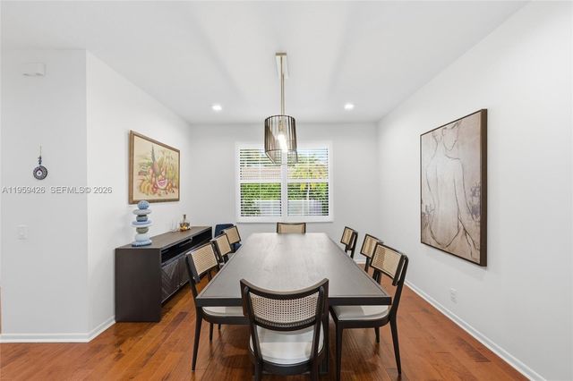 500 Cambridge Dr, Weston, FL 33326