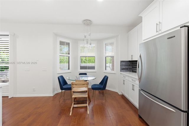 500 Cambridge Dr, Weston, FL 33326