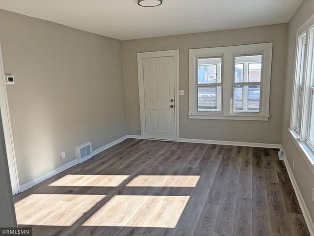 4331 James Avenue N, Minneapolis, MN 55412