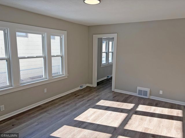 4331 James Avenue N, Minneapolis, MN 55412