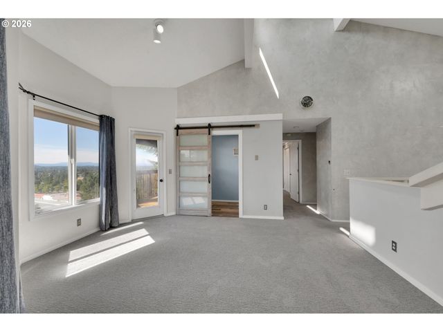 952 SUMMIT Blvd, Springfield, OR 97477