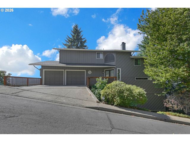 952 SUMMIT Blvd, Springfield, OR 97477