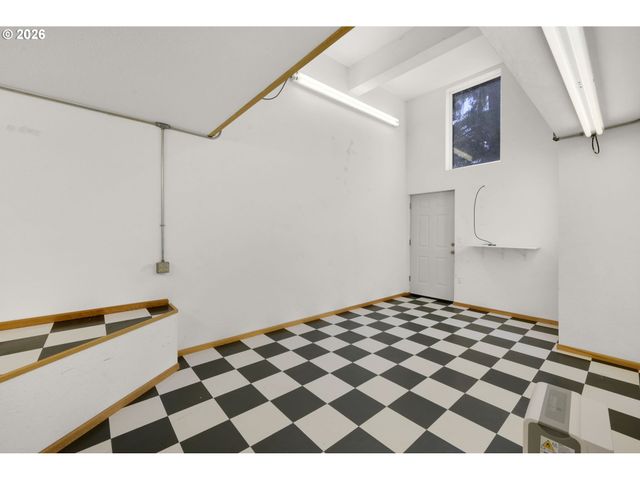 952 SUMMIT Blvd, Springfield, OR 97477