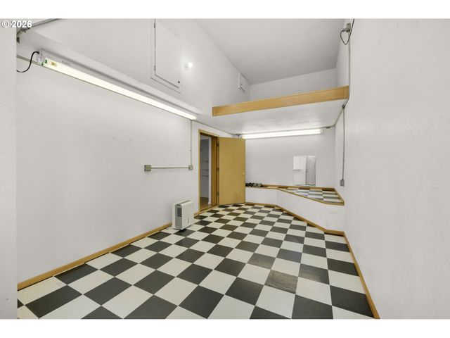 952 SUMMIT Blvd, Springfield, OR 97477