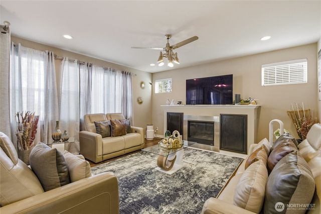 33852 56th Place S, Auburn, WA 98001