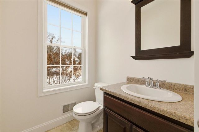 11 Gable Drive, Epping, NH 03042