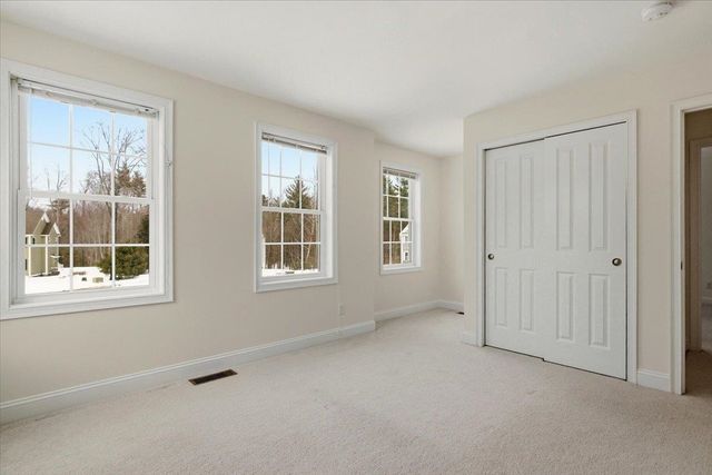 11 Gable Drive, Epping, NH 03042