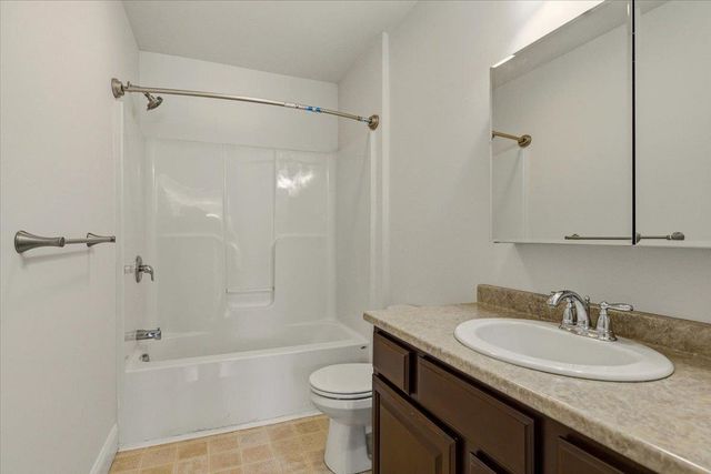 11 Gable Drive, Epping, NH 03042