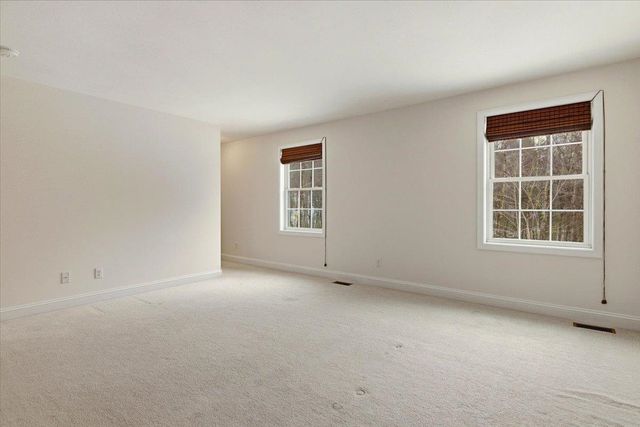 11 Gable Drive, Epping, NH 03042