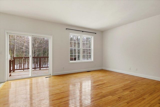 11 Gable Drive, Epping, NH 03042