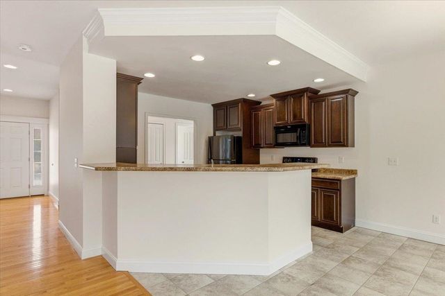 11 Gable Drive, Epping, NH 03042