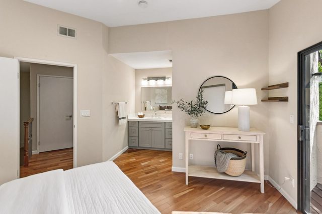 227 Ada Avenue M, Mountain View, CA 94043