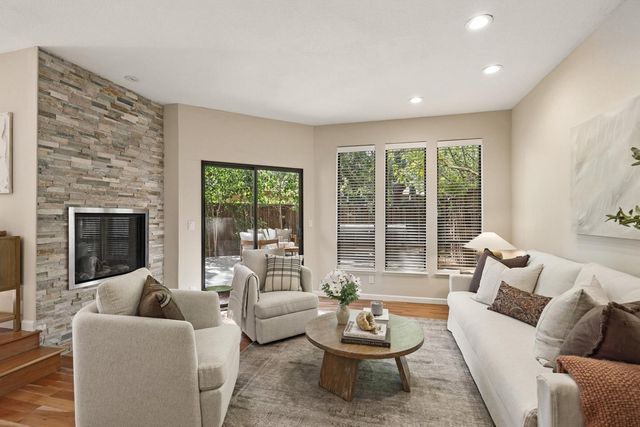 227 Ada Avenue M, Mountain View, CA 94043
