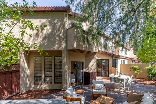 227 Ada Avenue M, Mountain View, CA 94043