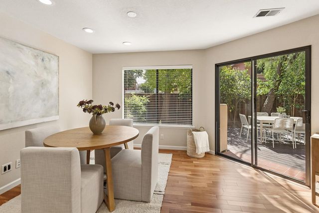 227 Ada Avenue M, Mountain View, CA 94043