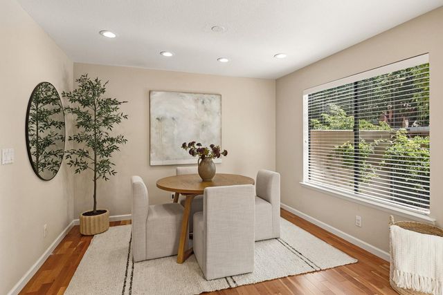227 Ada Avenue M, Mountain View, CA 94043