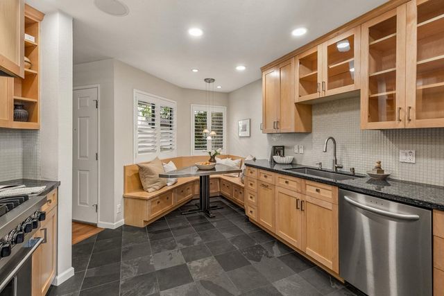 227 Ada Avenue M, Mountain View, CA 94043