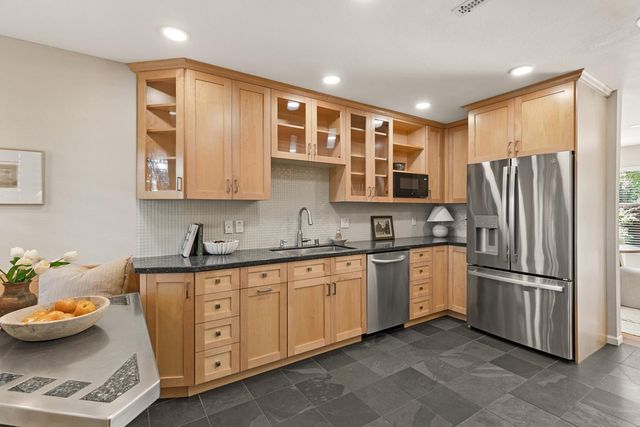 227 Ada Avenue M, Mountain View, CA 94043