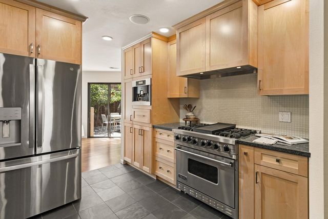 227 Ada Avenue M, Mountain View, CA 94043