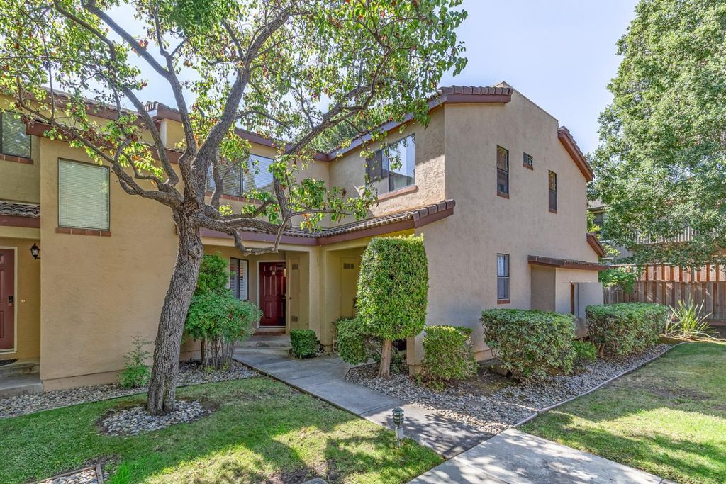 227 Ada Avenue M, Mountain View, CA 94043