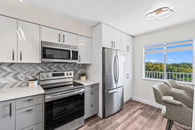 14095 Royal Vista Drive 409, Delray Beach, FL 33484