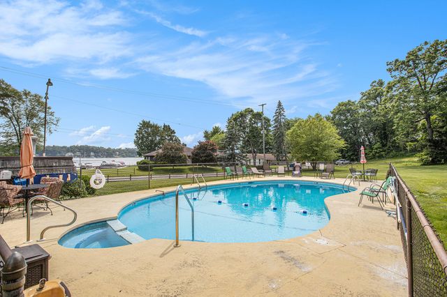 225 W Columbia Avenue 6, Battle Creek City, MI 49015