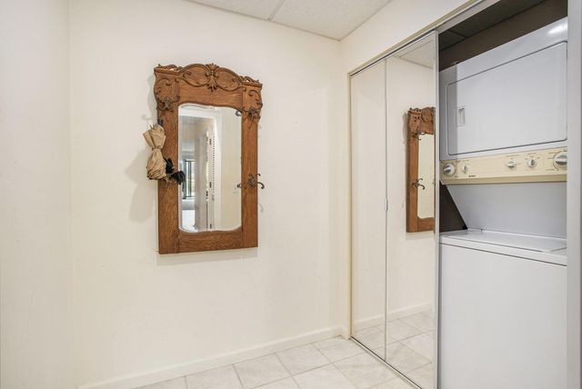 225 W Columbia Avenue 6, Battle Creek City, MI 49015
