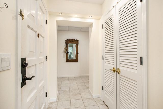 225 W Columbia Avenue 6, Battle Creek City, MI 49015