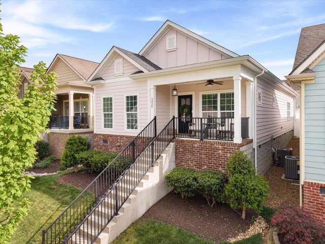 2425 Duxbury Dr, Columbia, TN 38401