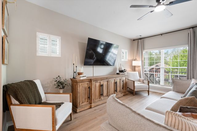 2425 Duxbury Dr, Columbia, TN 38401