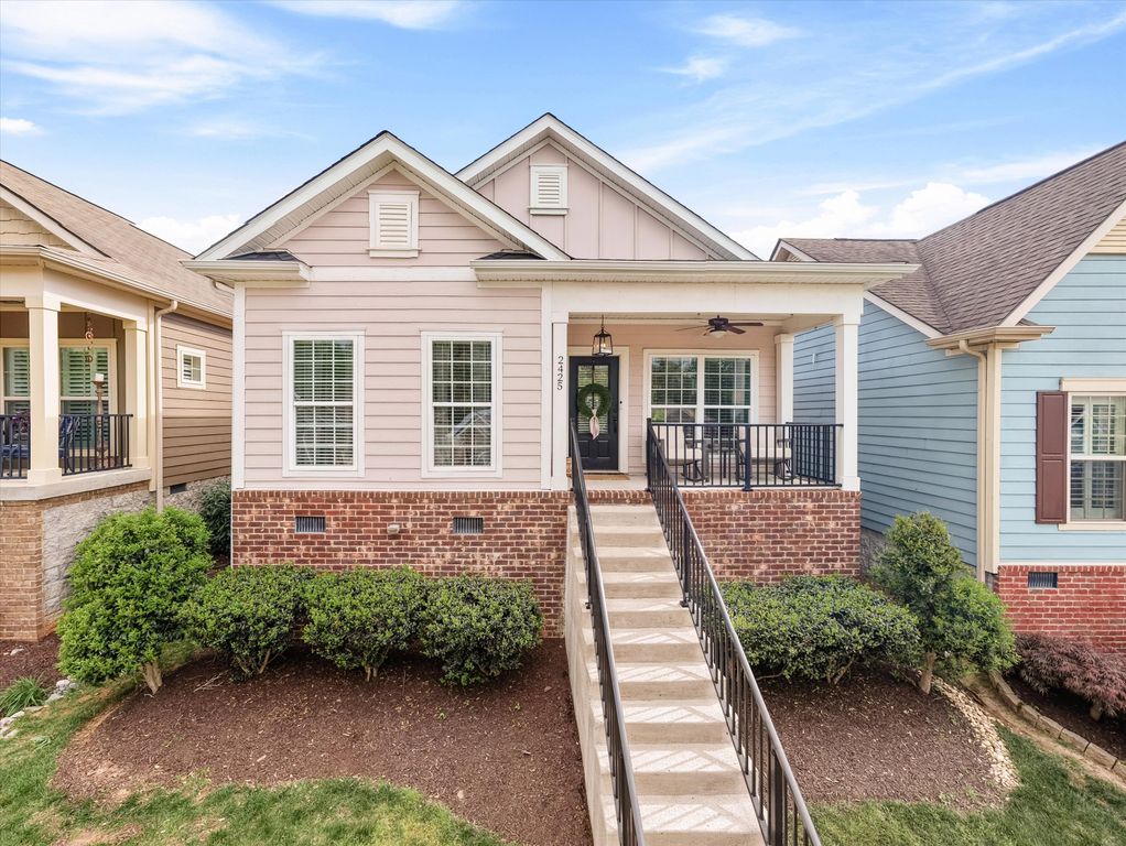 2425 Duxbury Dr, Columbia, TN 38401