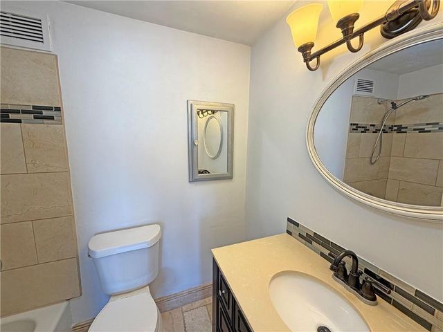 333 W Meyer Boulevard 1215, Kansas City, MO 64113