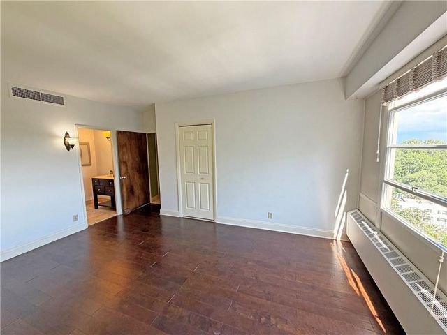 333 W Meyer Boulevard 1215, Kansas City, MO 64113