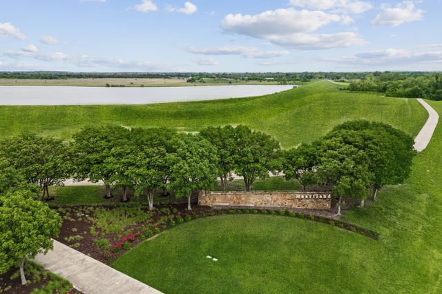 2041 Lake Trail Drive, Heartland, TX 75126