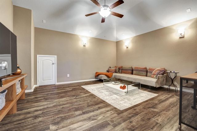 103 Birch Canoe Drive, Tomball, TX 77375