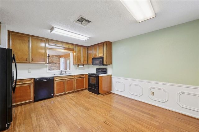 2705 Terrace Circle, Orange, TX 77630