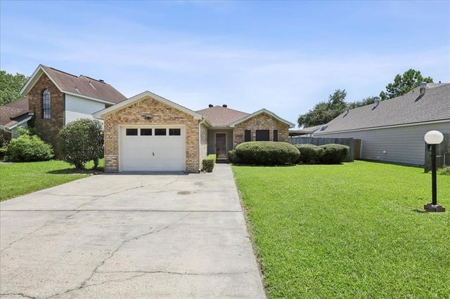 2705 Terrace Circle, Orange, TX 77630