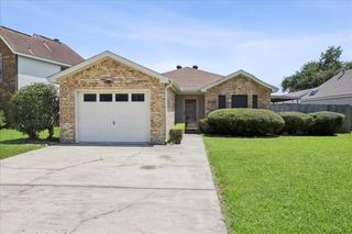 2705 Terrace Circle, Orange, TX 77630