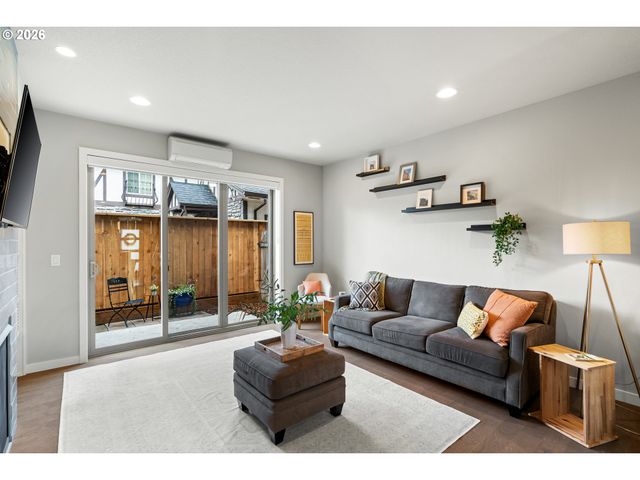 967 N KILLINGSWORTH Ct, Portland, OR 97217