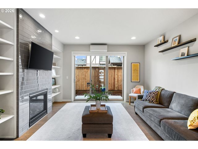 967 N KILLINGSWORTH Ct, Portland, OR 97217