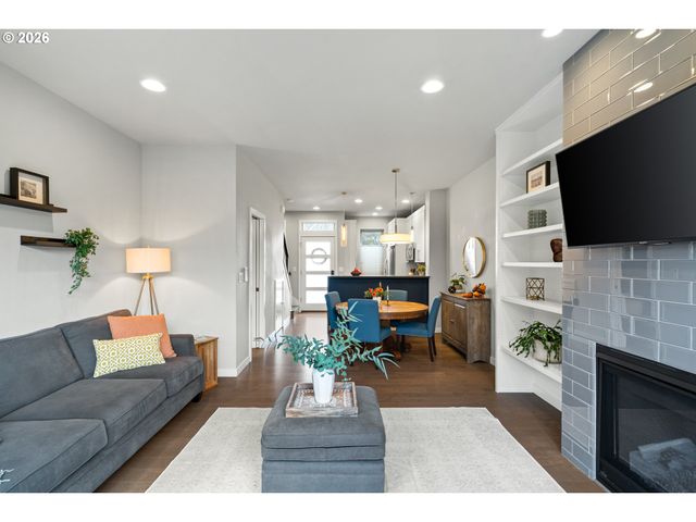 967 N KILLINGSWORTH Ct, Portland, OR 97217