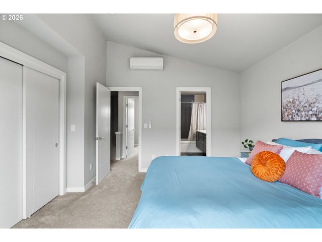 967 N KILLINGSWORTH Ct, Portland, OR 97217