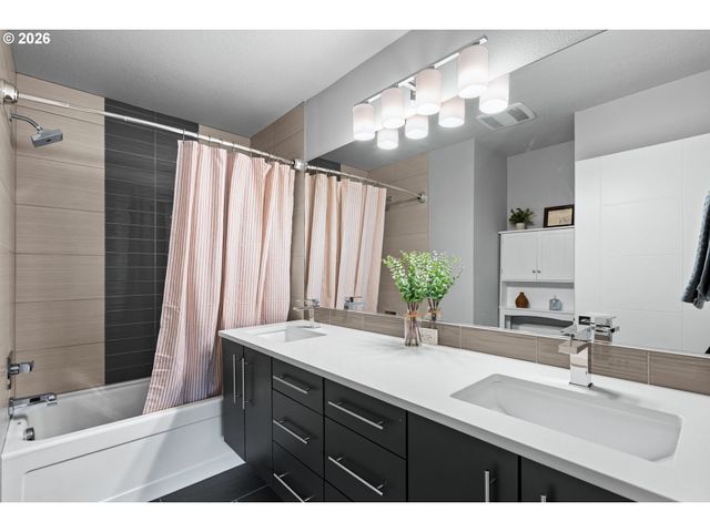 967 N KILLINGSWORTH Ct, Portland, OR 97217