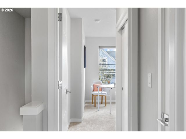 967 N KILLINGSWORTH Ct, Portland, OR 97217
