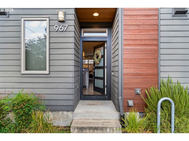 967 N KILLINGSWORTH Ct, Portland, OR 97217