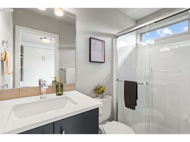 967 N KILLINGSWORTH Ct, Portland, OR 97217