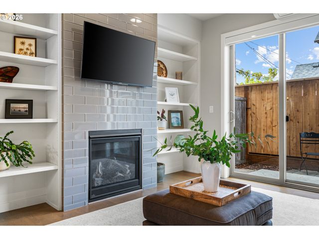 967 N KILLINGSWORTH Ct, Portland, OR 97217