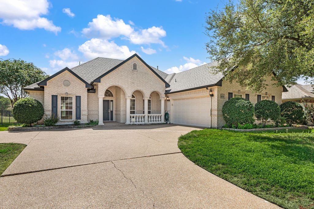 10701 Whitestone Ranch Road, Benbrook, TX 76126 — exterior